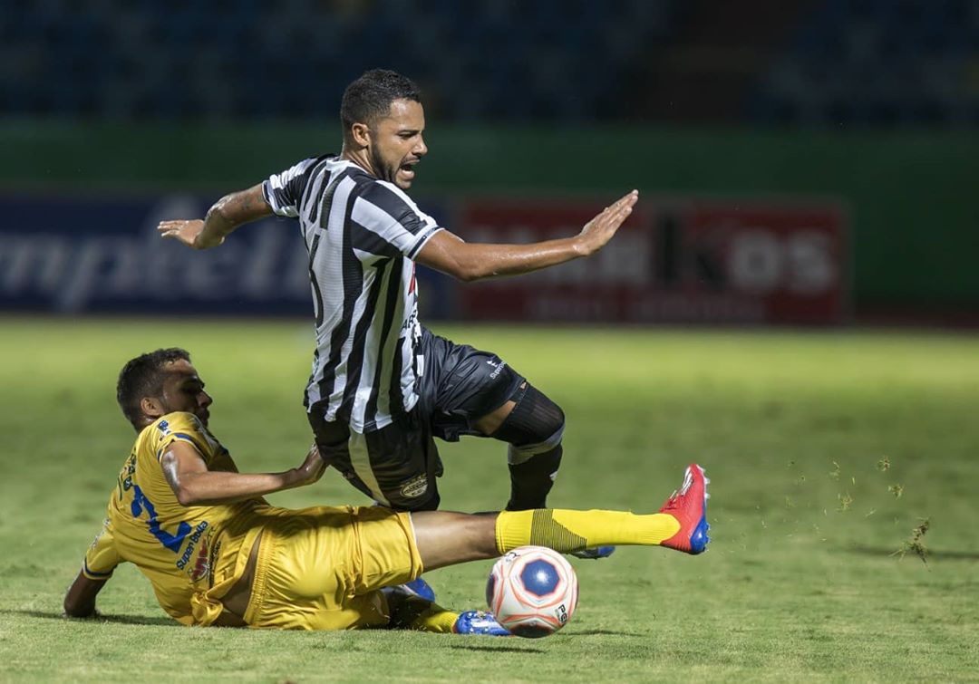 Em 2020, o atacante Du Gaia jogou pelo Goiânia e marcou na vitória por 2 a 1 sobre o Iporá, agora seu novo clube | foto: Divulgação Goiânia