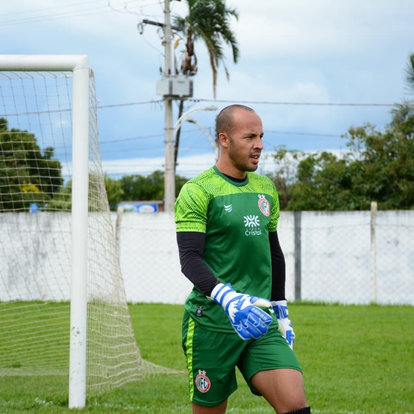 O goleiro Gabriel Batista renova com a equipe e deve ter concorrência forte na posição | foto: Arquivo Pessoal