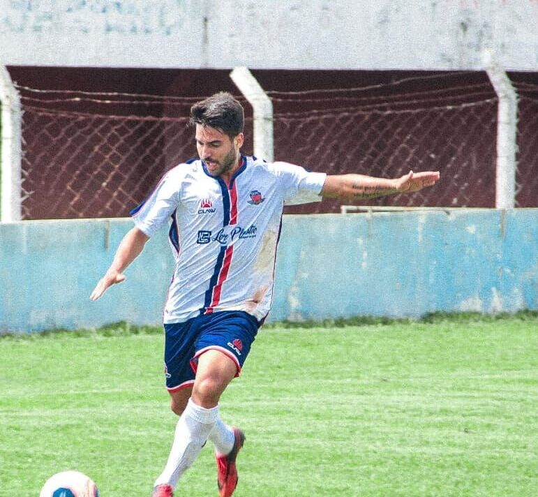 Lateral-direito Crystian Souza reforça o Ceilândia na busca pelo título estadual | foto: Guanabara City Comunicação