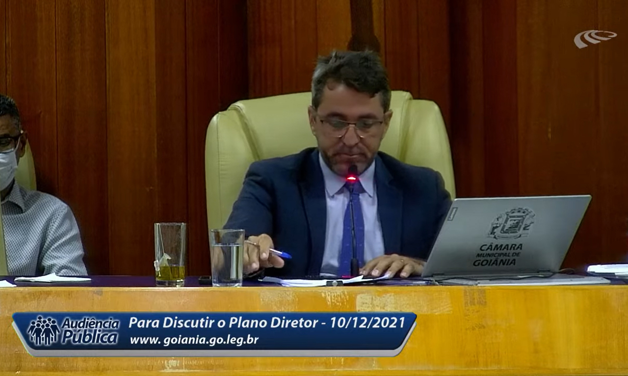 Entre os parlamentares que discutiram em contrapontos estão Sabrina Garcez (PSD) e Mauro Ruben (PT). Já alguns moradores da capital mostraram insatisfação com o trabalho dos representantes do Legislativo | Foto: reprodução