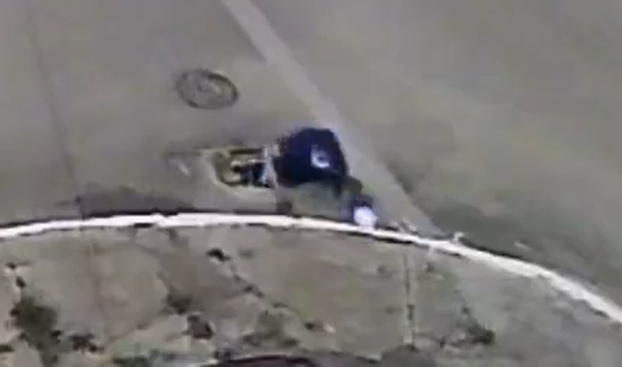 O problema da falta de tampas em bueiros na região metropolitana de Brasília é motivo de reclamação por parte de internautas | Imagens: Reprodução/ Redes sociais