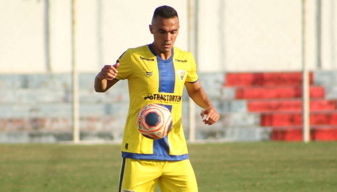 Recentemente o volante estava atuando no ABD, na disputa da Terceira Divisão do Goiano | foto: Arquivo pessoal