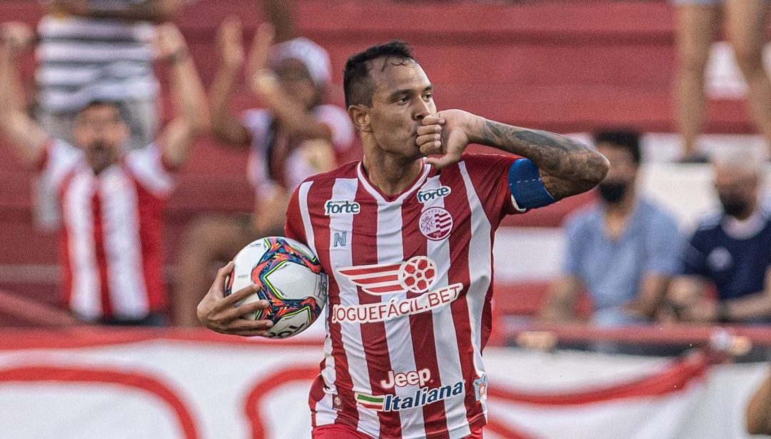 Atacante atuou nos dois confrontos diante do Goiás em 2021 e foram duas assistências na vitória de virada do Náutico por 3 a 2 | foto: Arquivo pessoal
