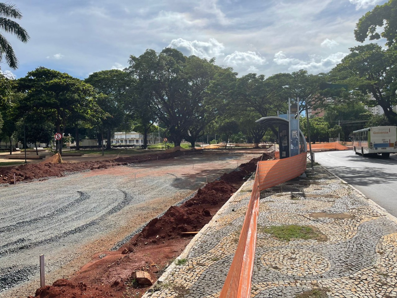 Chuvas ameaçam o que já foi feito no canteiro de obras e podem prejudicar ainda mais o cronograma | Foto: Reprodução