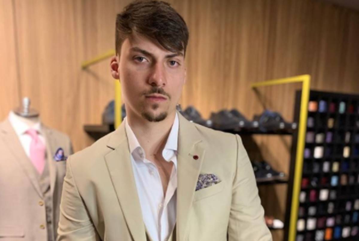 Polícia cumpre mandados de busca e apreensão contra Jair Renan Bolsonaro