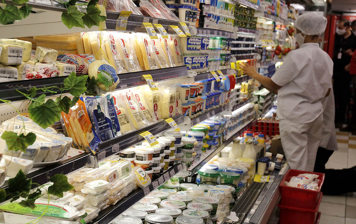 Vendas nos hipermercados e supermercados em Goiás caem pelo oitavo mês consecutivo