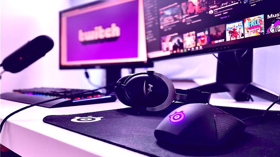 Para começar, é preciso persistência, força de vontade e um bom assunto base para desenvolver durante a transmissão | Foto: Reprodução