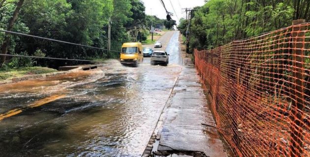 Problema ocorre desde 2016 e preocupa população por conta dos alagamentos e do acúmulo de resíduos que favorecem o surgimento de doenças | Foto: Reprodução