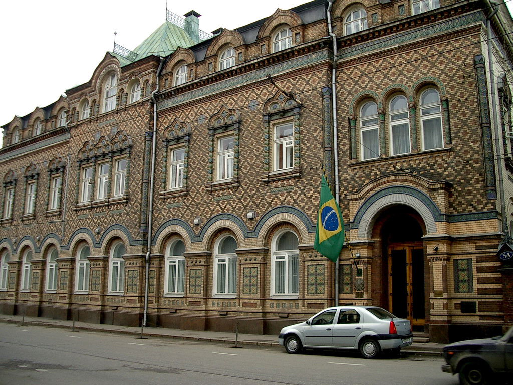 A principal recomendação é para que todos deixem o país imediatamente assim que se torne seguro o deslocamento pela cidade | Foto: Reprodução