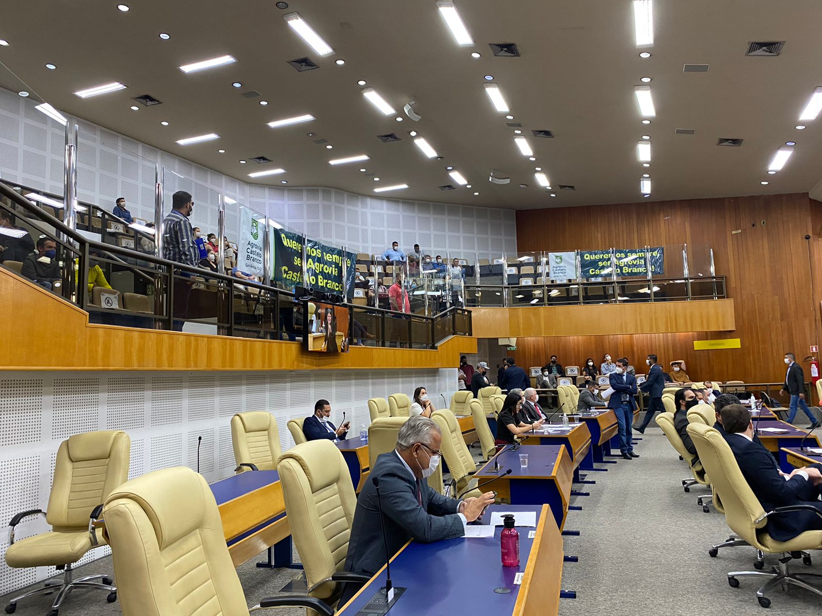 A manutenção foi aprovada por 24 favoráveis e oito contras | Foto: Reprodução