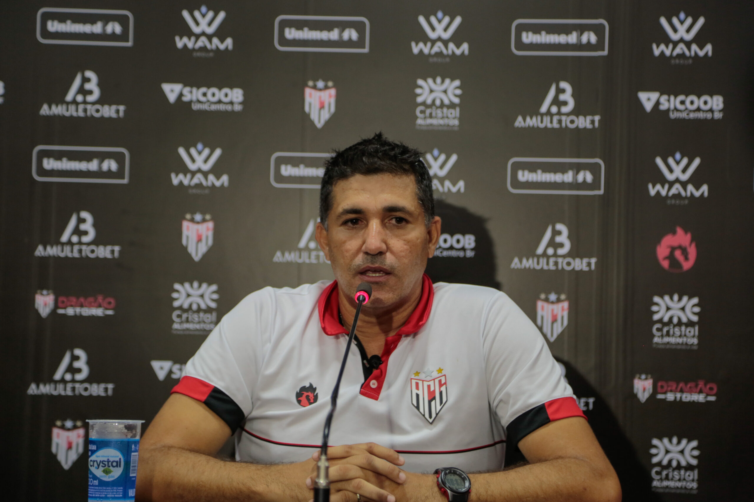 Contra o Vila Nova, o técnico interino Eduardo Souza conheceu sua primeira derrota em 2022 | Foto: Bruno Corsino/Atlético-GO