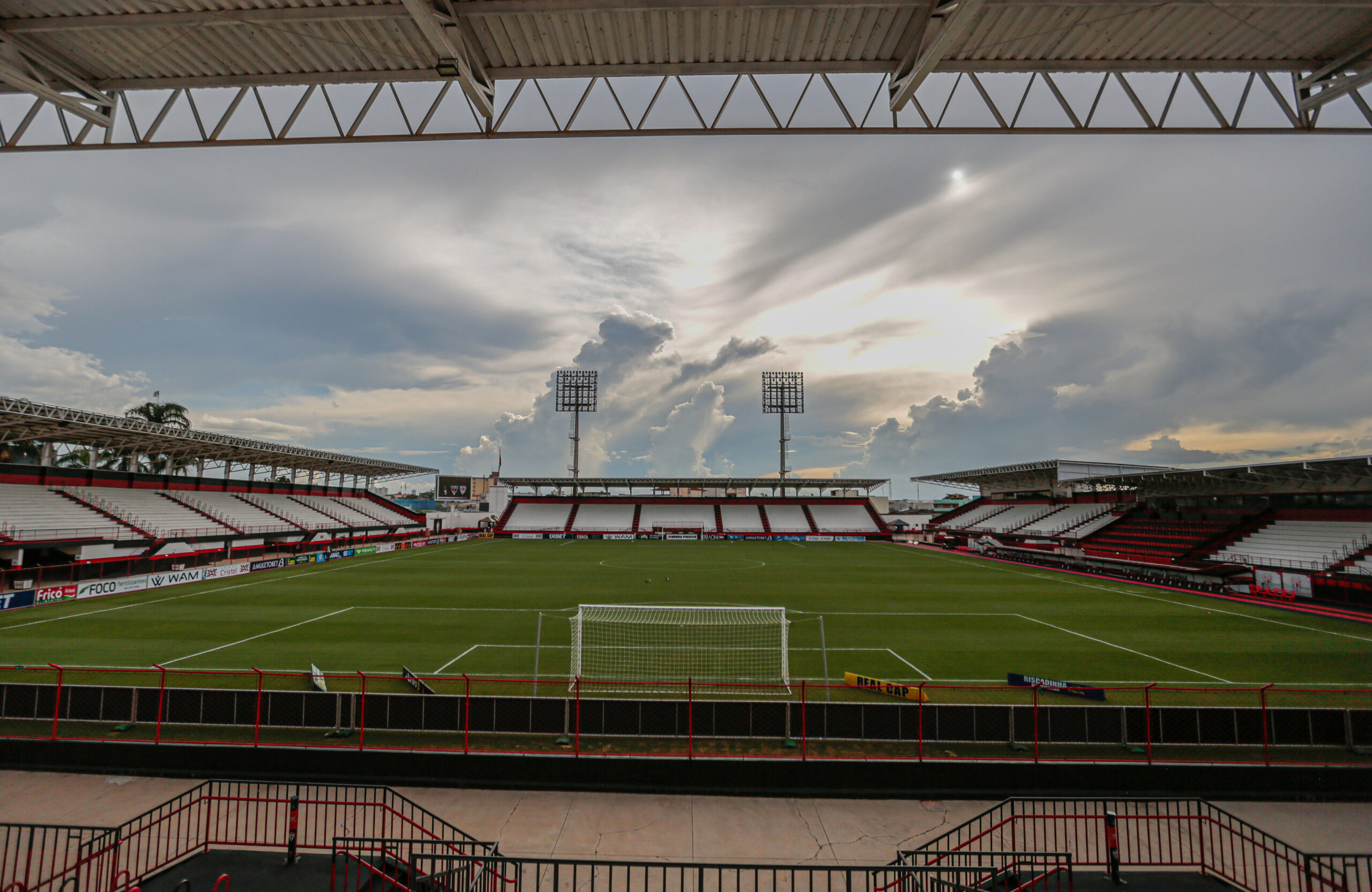 Casa do Atlético, o Antônio Accioly será palco do clássico contra o Vila Nova, no sábado (19) | Foto: Bruno Corsino/Atlético-GO