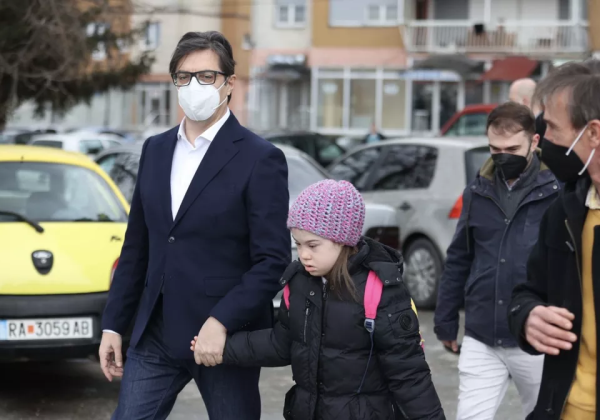 A história da estudante causou comoção nacional após diversas crianças, apoiadas pelos próprios pais, se posicionaram contra ter a colega estudando na mesma turma | Foto: Reprodução