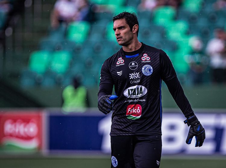 No último sábado (12), o goleiro Vilar fez sua estreia com a camisa do Azulão do Vale | Foto: Heber Gomes