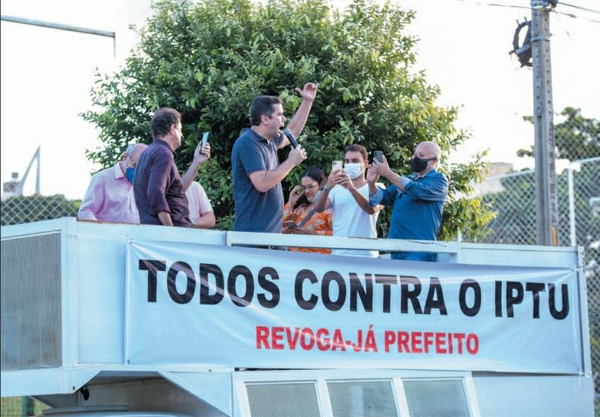 Manifestação foi organizada pelo movimento SOS Goiânia e contou com a participação de vereadores e deputados | Foto: Pedro Pinheiro