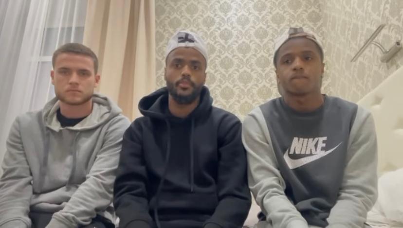 Os atletas percorreram a maior parte do caminho de carro, mas tiveram de andar um trecho a pé | Foto: Reprodução