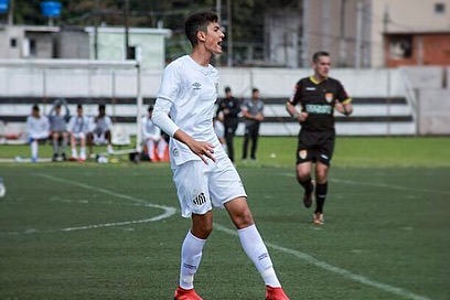 André Alves passou pelas categorias de base do Santos, se destacando no time Sub-17 e Sub-18 alvinegro | foto> Arquivo pessoal
