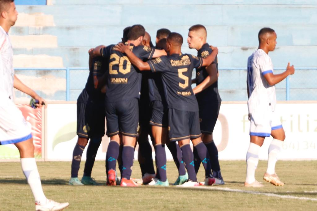 Equipe se reabilita na competição e vence em casa, seguindo na briga pela vaga na próxima fase | foto: Nicolle Mendes / Aparecidense