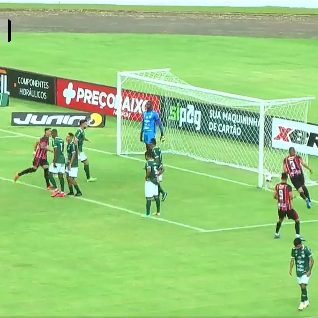 Único gol da partida em Jataí saiu no cabeceio de Felipe Chaves, dando a vitória ao Anápolis | foto: Reprodução Eleven