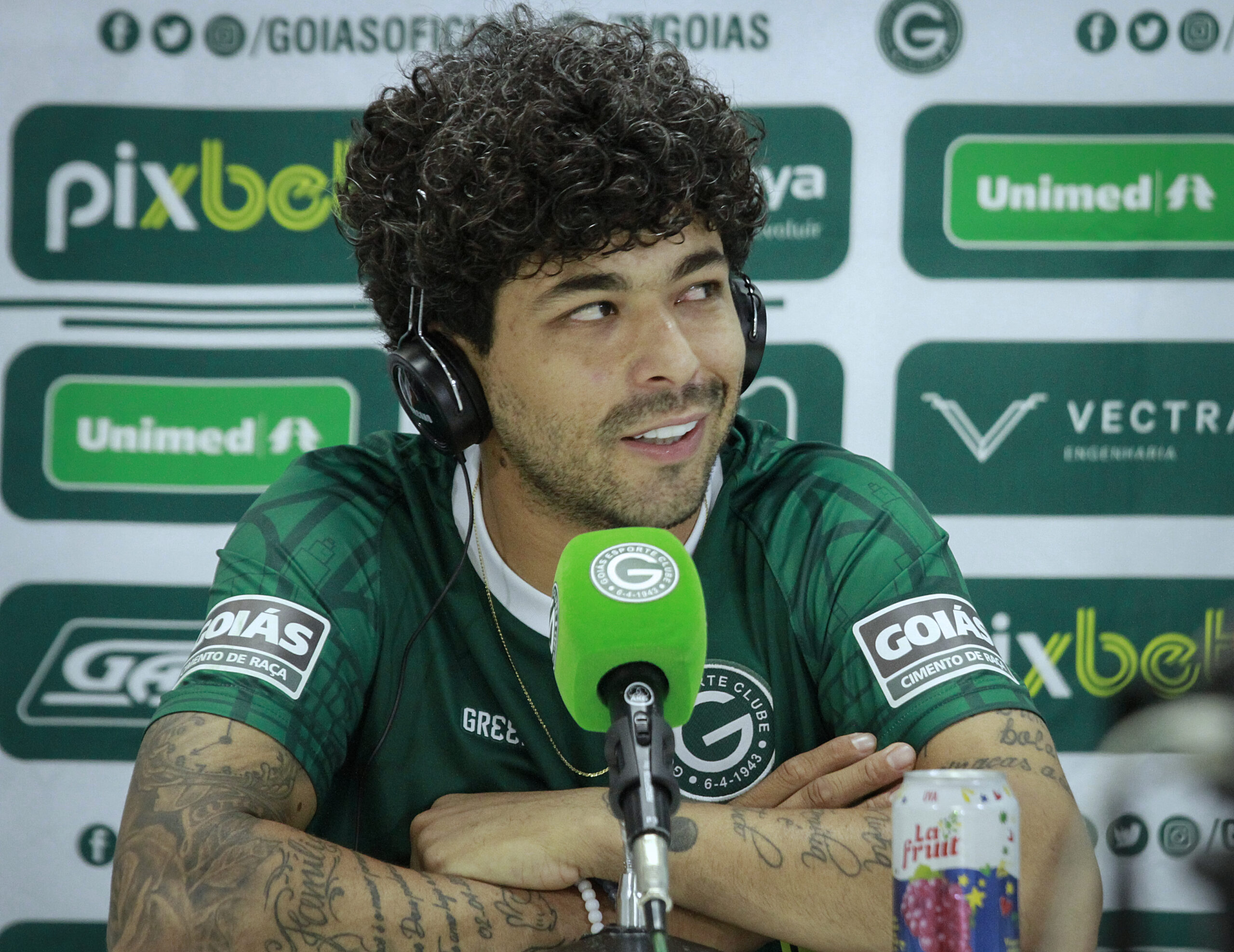 Atacante revelou que antes de se profissionalizar, jogou campeonatos regionais em Quirinópolis, além de gostar de futsal | foto: Rosiron Rodrigues / Goiás EC