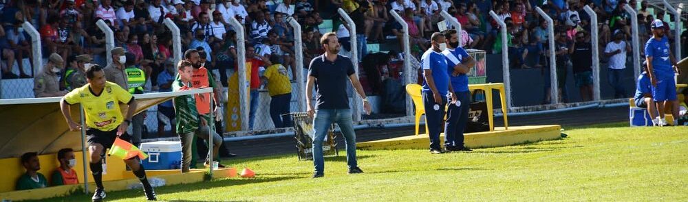 Treinador já soma quatro jogos pela equipe, sendo três empates e uma vitória; ele volta a enfrentar o Goiás no Goianão | foto: Comunicação Morrinhos