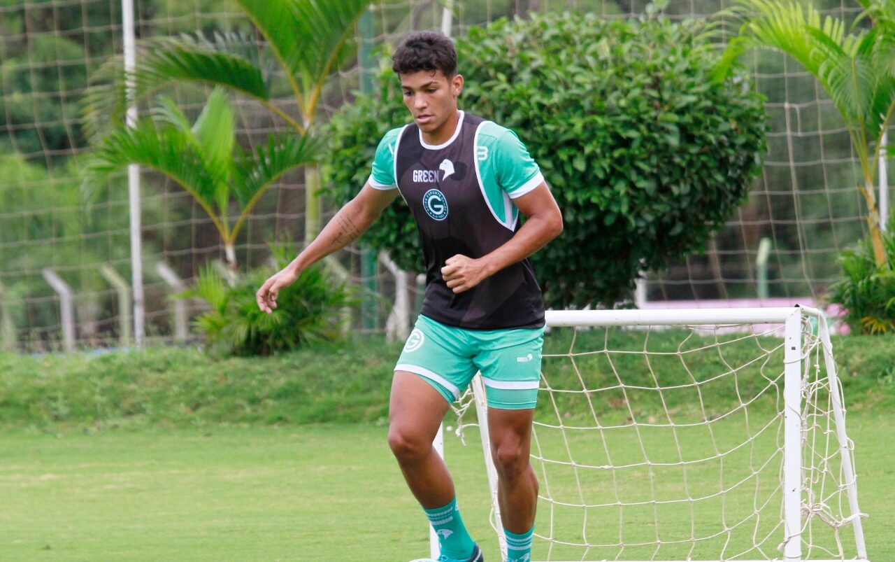 Volante Nathan atuou em seis partidas pelo clube e retorna de lesão, podendo voltar aos gramados nos próximos jogos | foto: Rosiron Rodrigues / Goiás EC