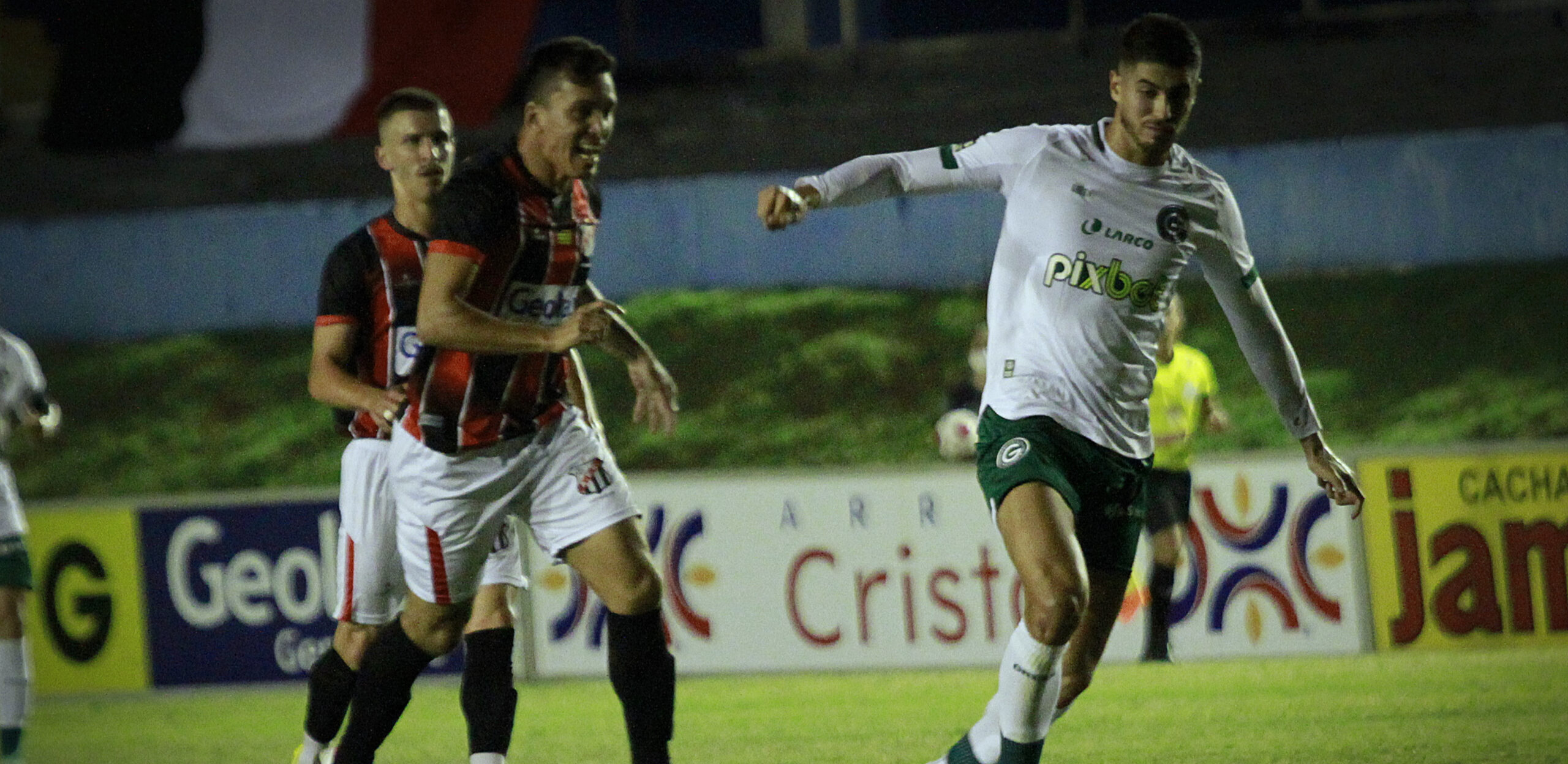 Pedro Raul foi o autor do único gol esmeraldino na partida | foto: Rosiron Rodrigues / Goiás EC