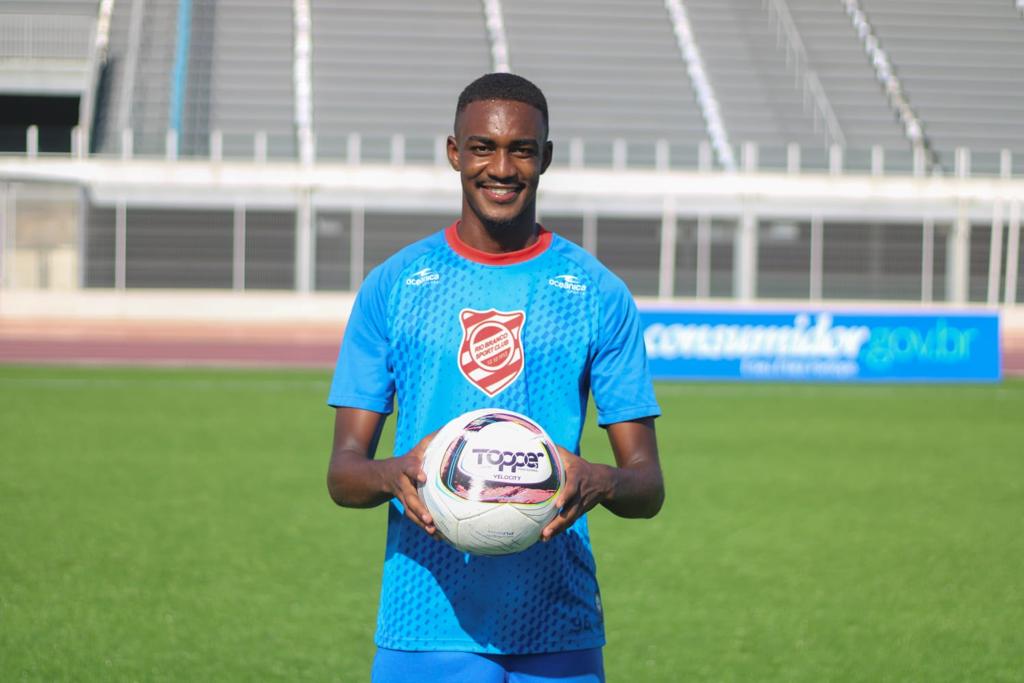 Zé Augusto foi revelado no Atlético Goianiense e rescindiu com o Votuporanguense antes de acertar com seu mais novo clube | foto: Comunicação / Rio Branco PR