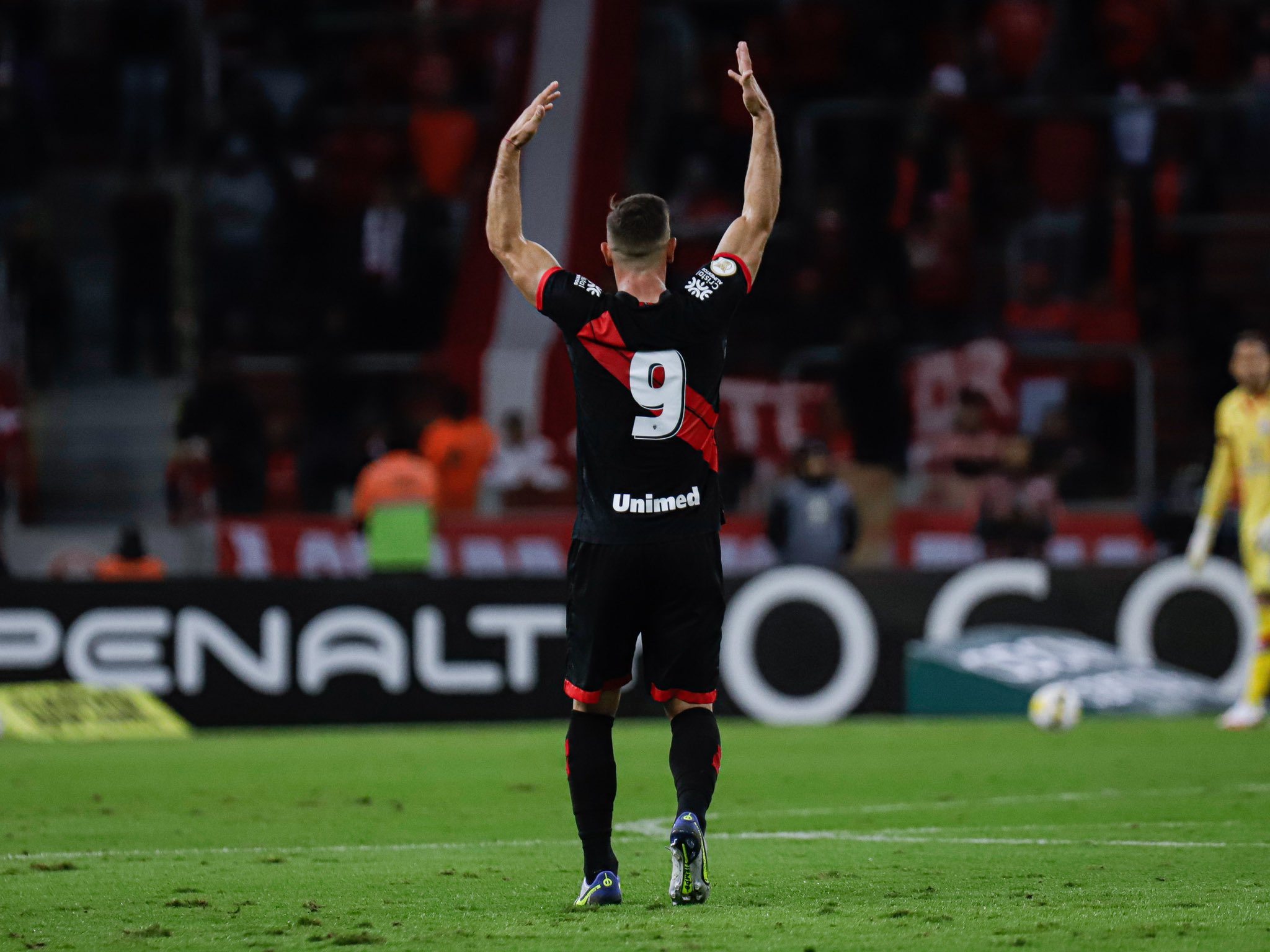 O atacante argentino Diego Churín marcou o gol de empate do Atlético contra o Internacional | Foto: Máxi Franzoi