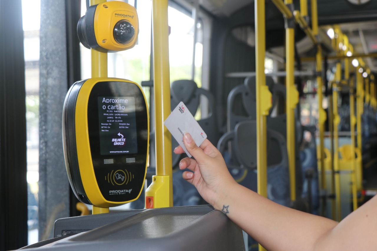 Saiba como comprar passagem para o transporte público pelo Whatsapp via Pix em Goiânia