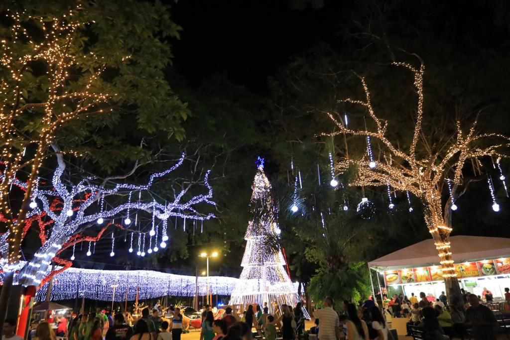 Parque Mutirama e Praça Tamandaré inauguram iluminação natalina