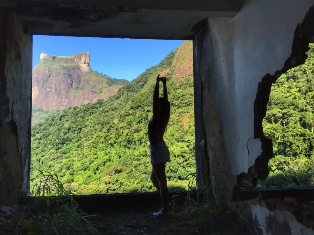 Gávea Tourist Hotel: conheça o “esqueleto” abandonado no coração da Tijuca