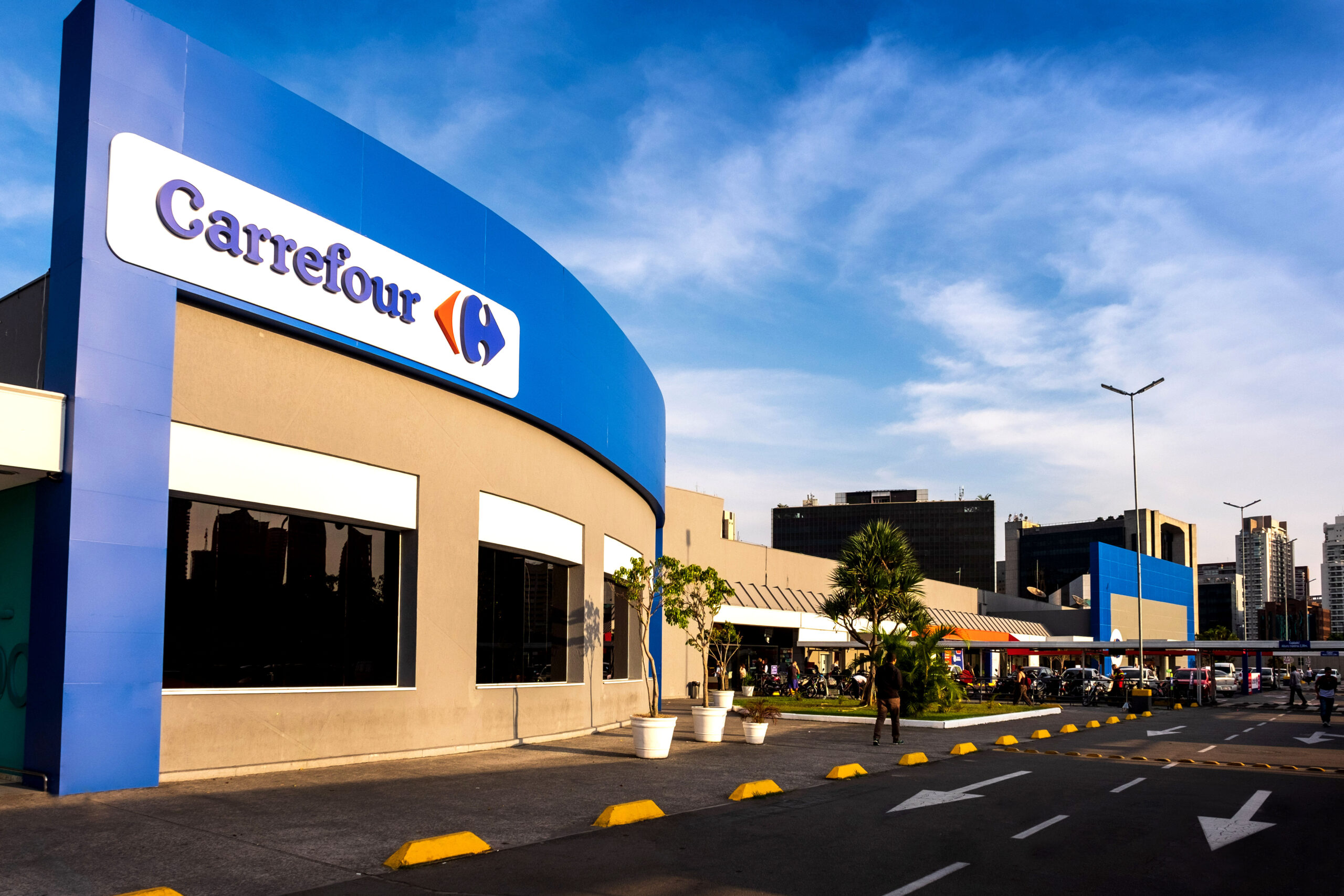 A ação ocorre na tentativa de reparar os danos morais coletivos após a morte de João Alberto Silveira, espancado em um supermercado da rede | Foto: Grupo Carrefour