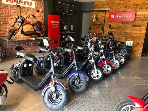 |A presença das motos elétricas, que prometem uma solução ecológica e econômica, ainda levanta questionamentos sobre o licenciamento.||