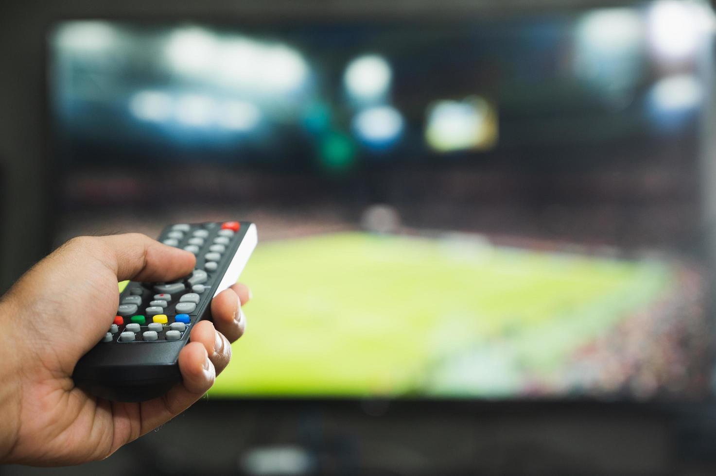 A troca da parabólica tradicional pela digital é para garantir que não haja interferência nos canais abertos de TV por satélite com a chegada do 5G | Foto: Vecteezy