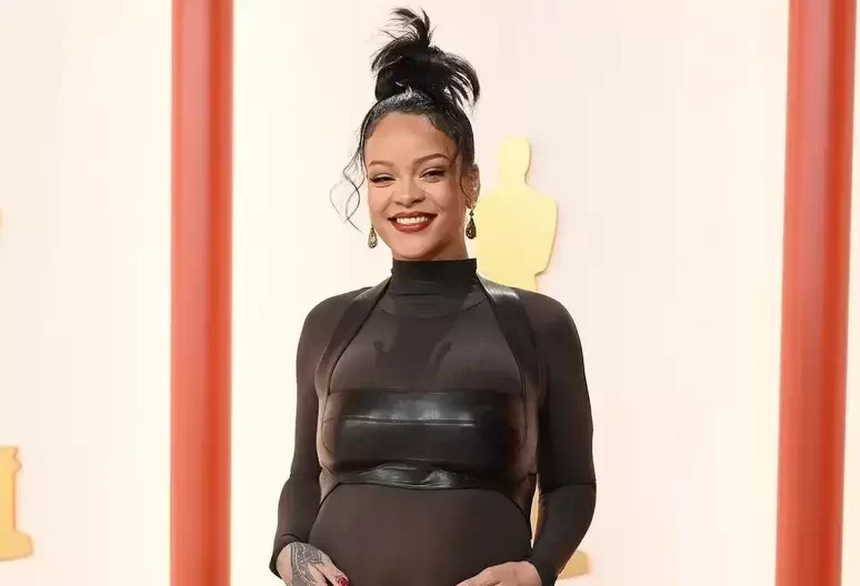 Segundo o TMZ, o invasor foi liberado após ser comprovado que ele não havia violado nenhuma lei | Foto: Reprodução/E! Entertainment