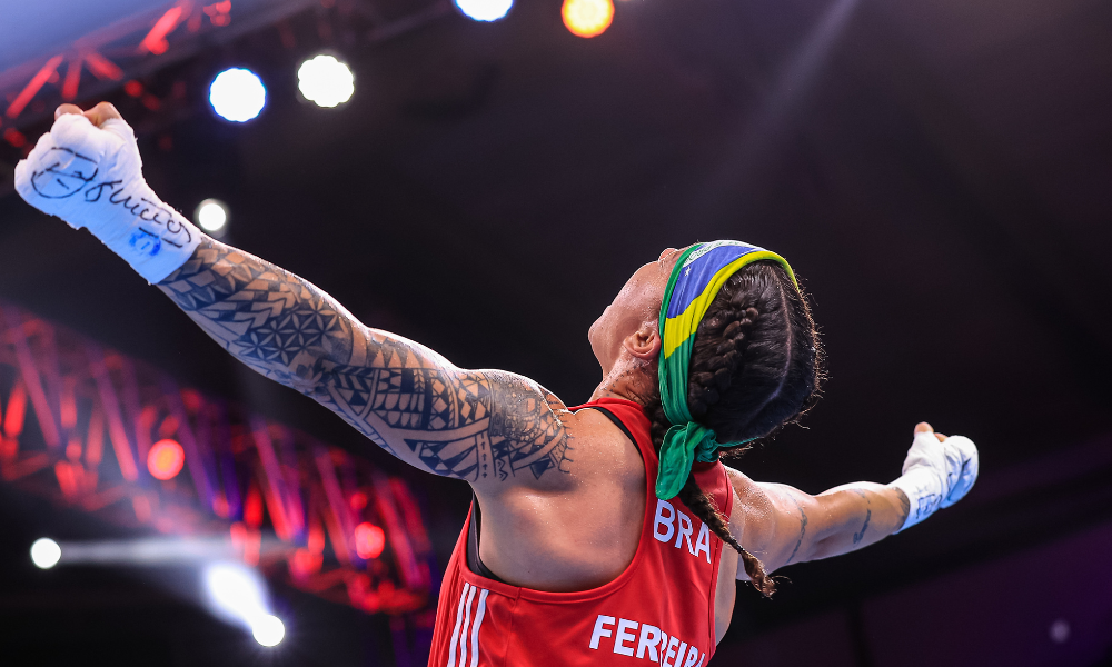 Pugilista brasileira se impõe e se torna a maior campeã da história do país no Mundial (Foto: Divulgação CBBoxe)