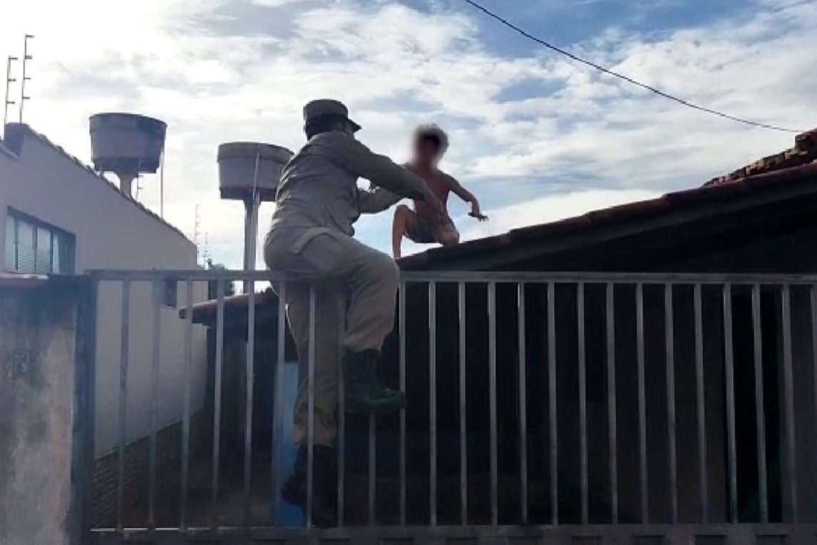 Quirinópolis: criança de 4 anos é resgatada em telhado