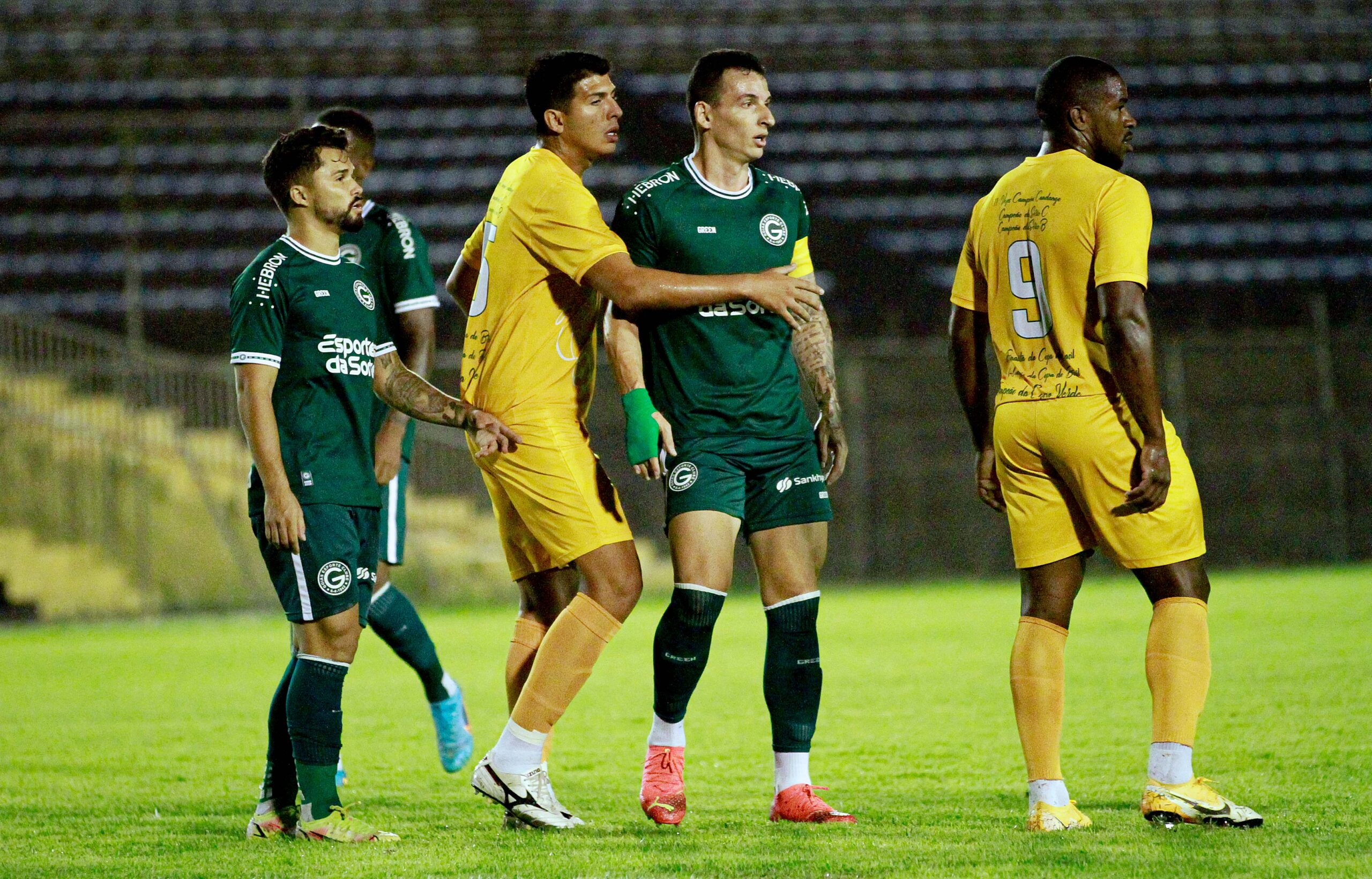 No Estádio Elmo Serejo, o Goiás empatou em 0 a 0 com o Brasiliense | Foto: Rosiron Rodrigues/Goiás EC