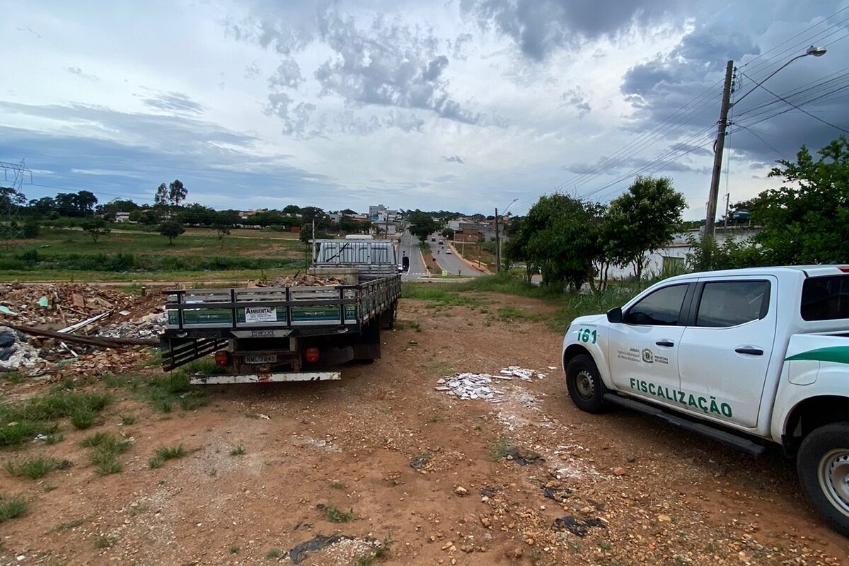 Nos meses de janeiro e fevereiro foram aplicados 17 autos de infração e 87 notificações. | Foto: Amma