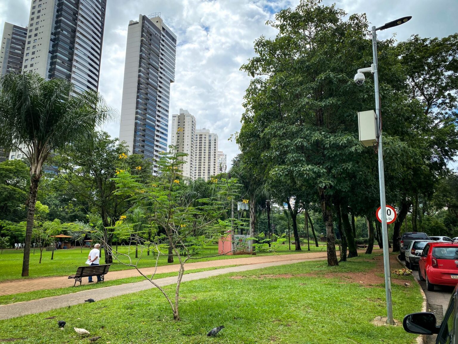 Apenas cinco das 200 câmeras de monitoramento já estão ligadas, afirma CCI