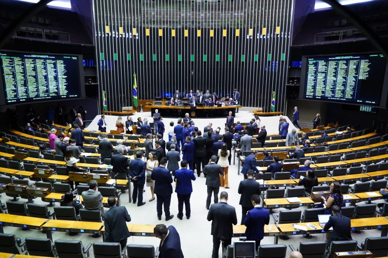 Também estão na pauta outras matérias relacionadas às mulheres. | Foto: Pablo Valadares/Câmara dos Deputados