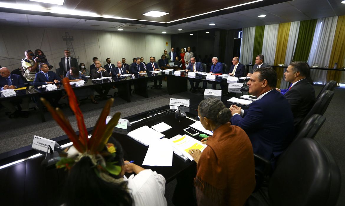 Brasília (DF), 17/03/2023 - O presidente Luiz Inácio Lula da Silva participa da 1ª Reunião Extraordinária do Conselho Nacional de Política Energética – CNPE.