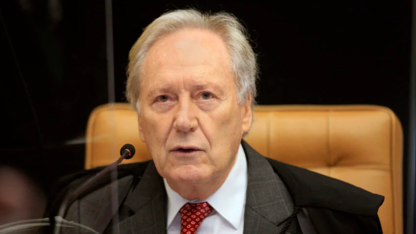 O ministro teria avisado, em conversa reservada, o presidente Luiz Inácio Lula da Silva (PT), que deverá indicar seu substituto. | Foto: