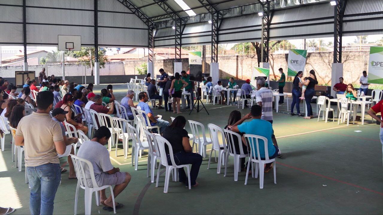 Defensoria Pública atende 480 pessoas em mutirão de serviços na Vila Pedroso, em Goiânia