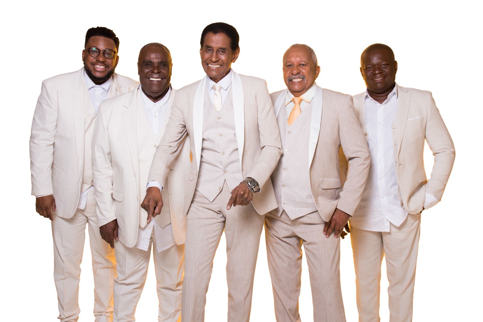 O Fundo de Quintal, um dos grupos de samba mais tradicionais e antigos do Brasil, desembarca neste sábado (22) no Laguna Gastrobar | Foto: Divulgação