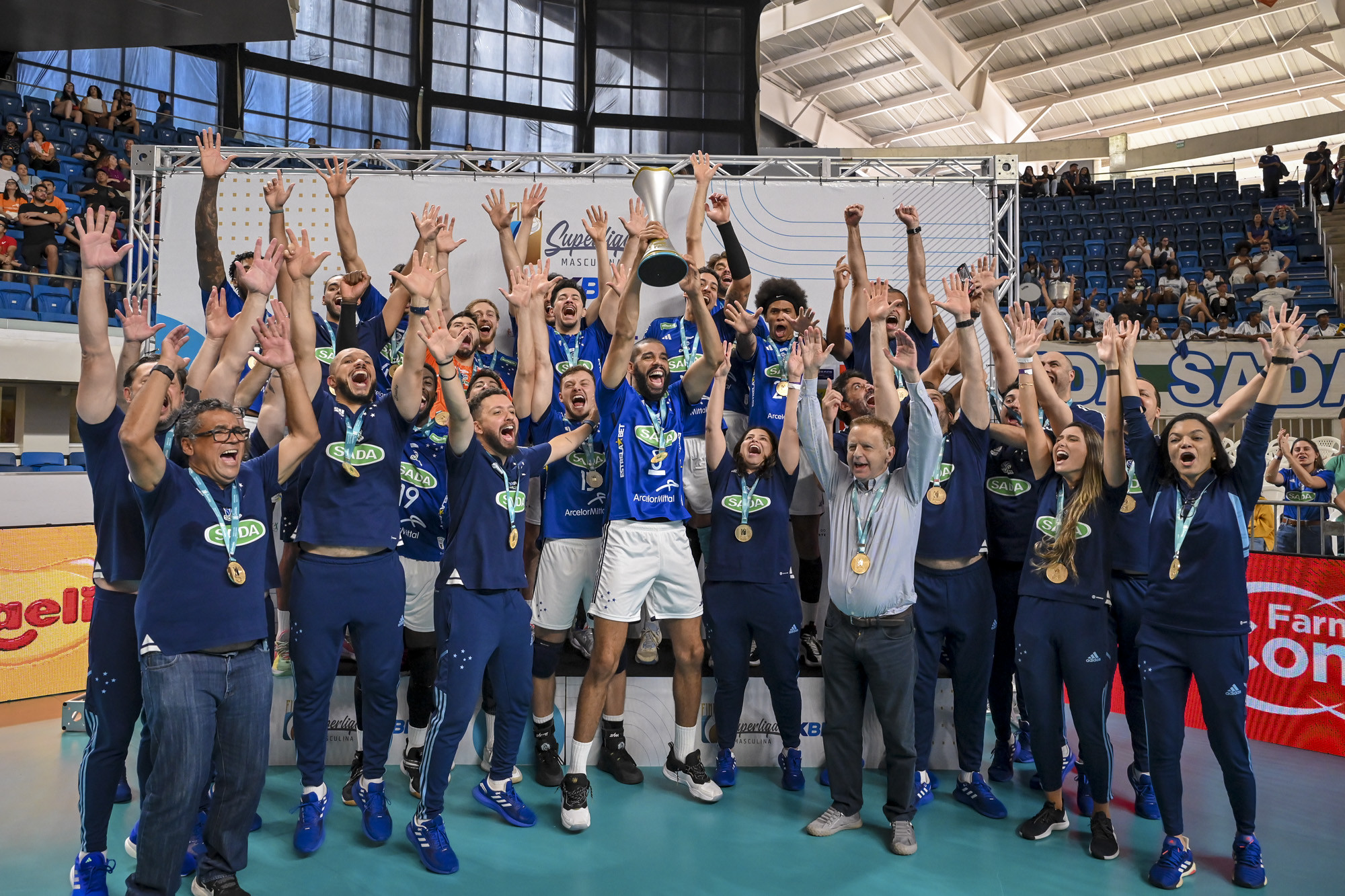 Desde que o projeto do vôlei do Cruzeiro tomou forma, o time virou um rolo compressor conquistando cada vez mais títulos (Foto: Agência i7 / Sada Cruzeiro)