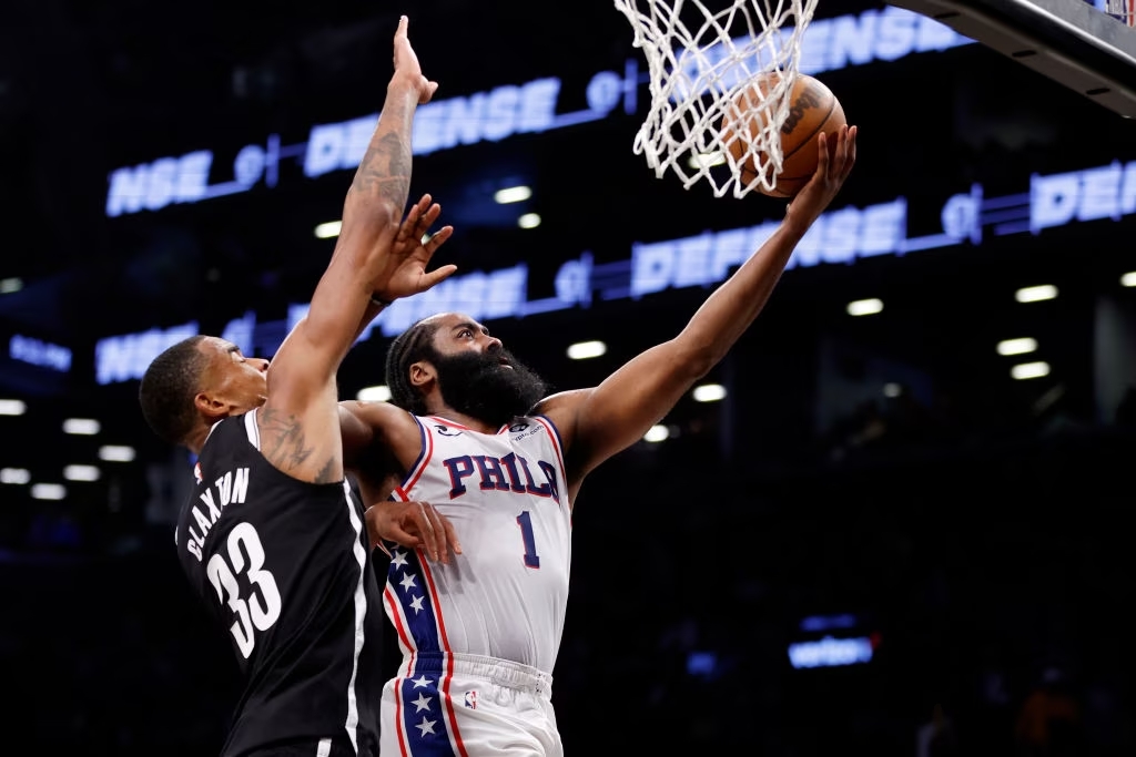 Playoffs da temporada 2022/23 da NBA estão na área com 16 times na briga pelo cobiçado troféu Larry O'Brien (Foto: Sarah Stier/NBA)