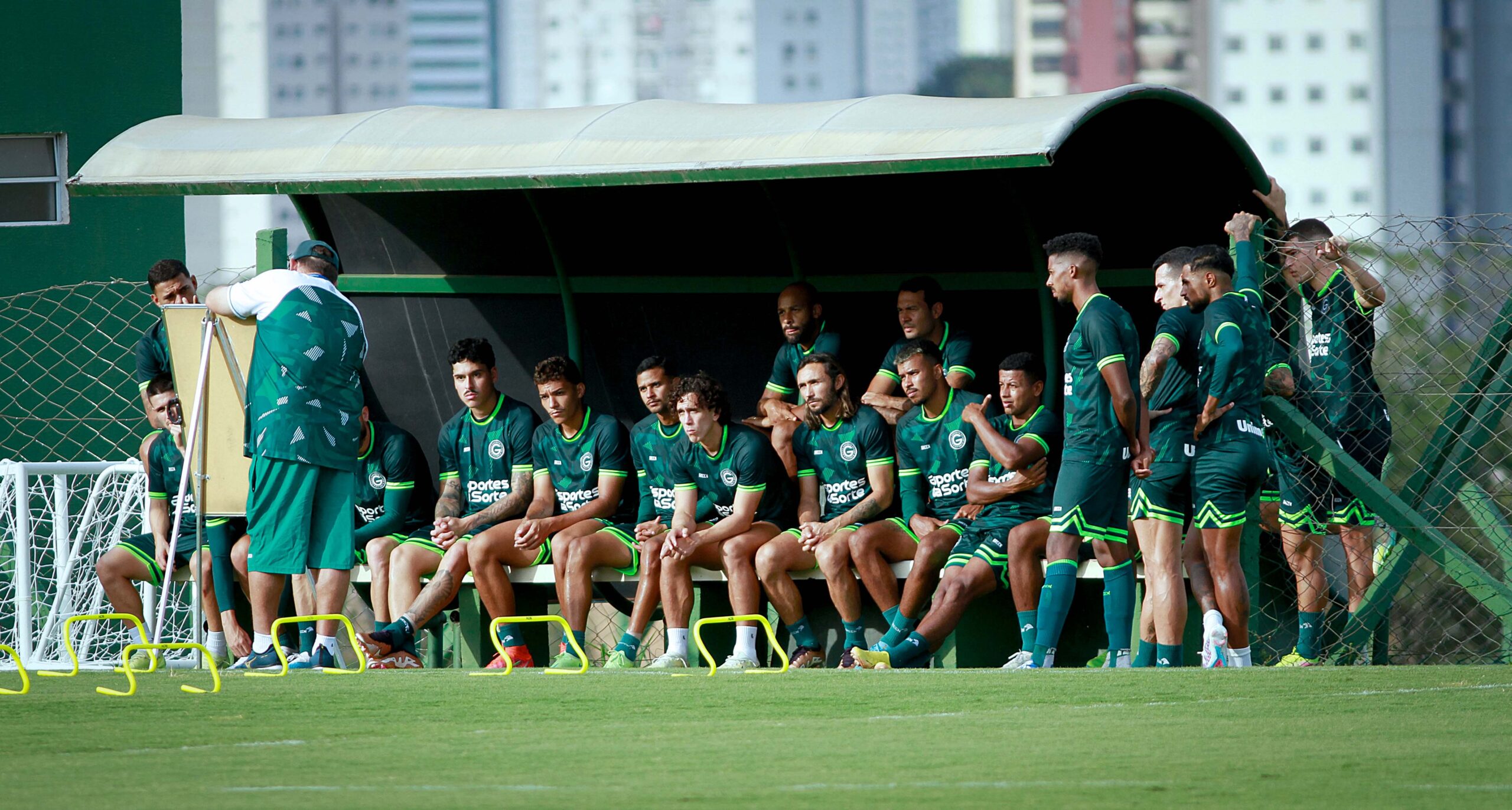 Em desvantagem, o Goiás tenta voltar a ser campeão goiano. O último título do Esmeraldino foi em 2018 | Foto: Rosiron Rodrigues/Goiás EC