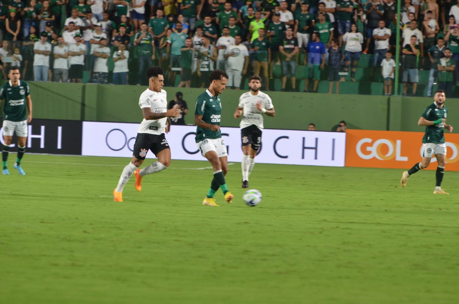 No Estádio Hailé Pinheiro, o Esmeraldino bateu o Alvinegro, de virada, pelo placar de 3 a 1 | Foto: Afonso Cardoso